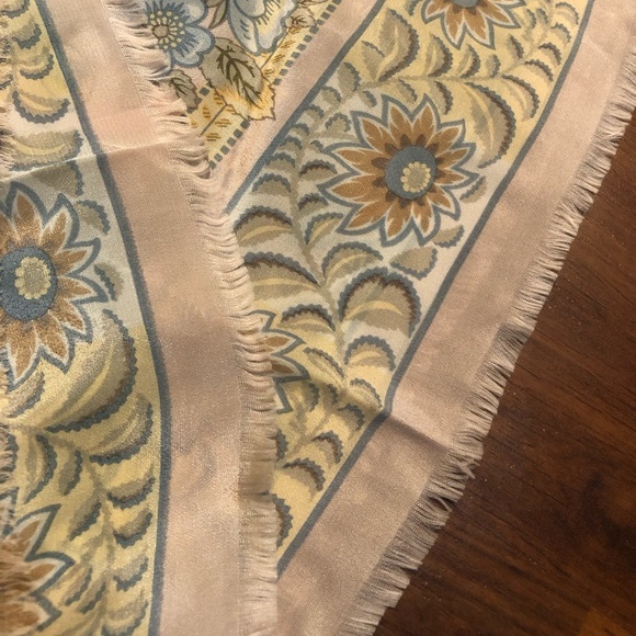 Echo Ice Blue Floral 100% Silk Scarf, vintage - Picture 4 of 6